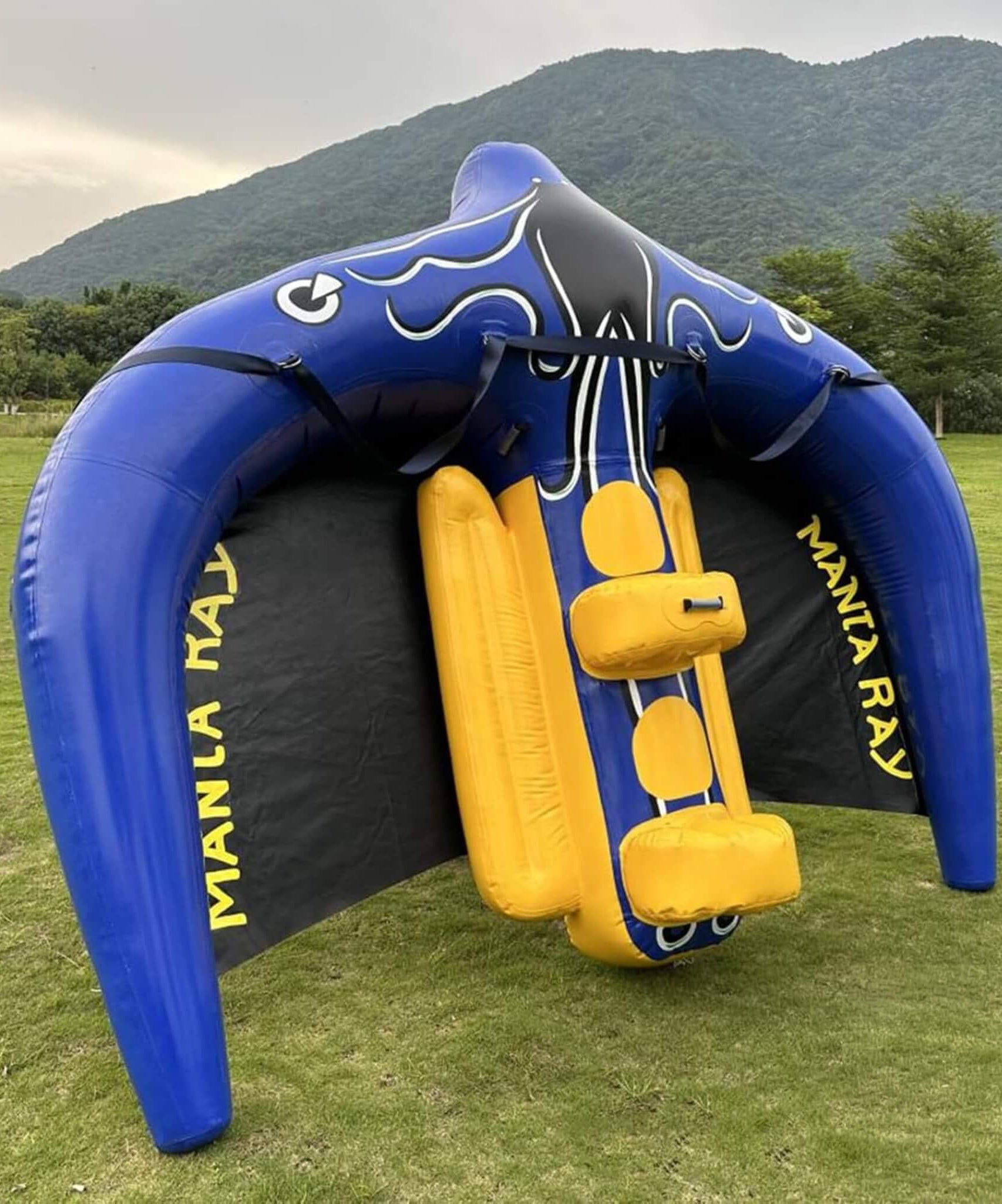Giant Towable Inflatable Flying Manta Ray Water Tube With Pump (SAK73280)