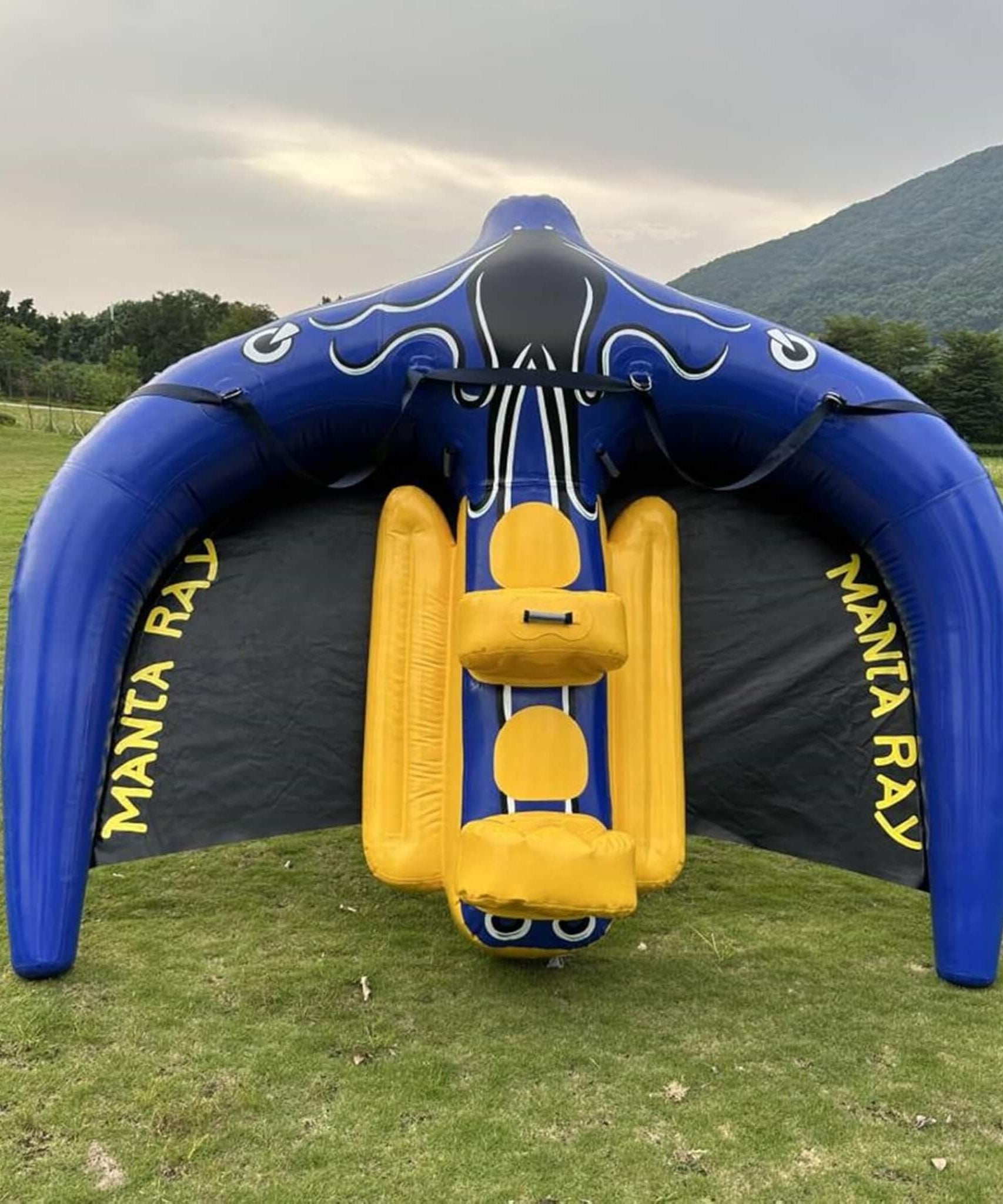 Giant Towable Inflatable Flying Manta Ray Water Tube With Pump (SAK73280)