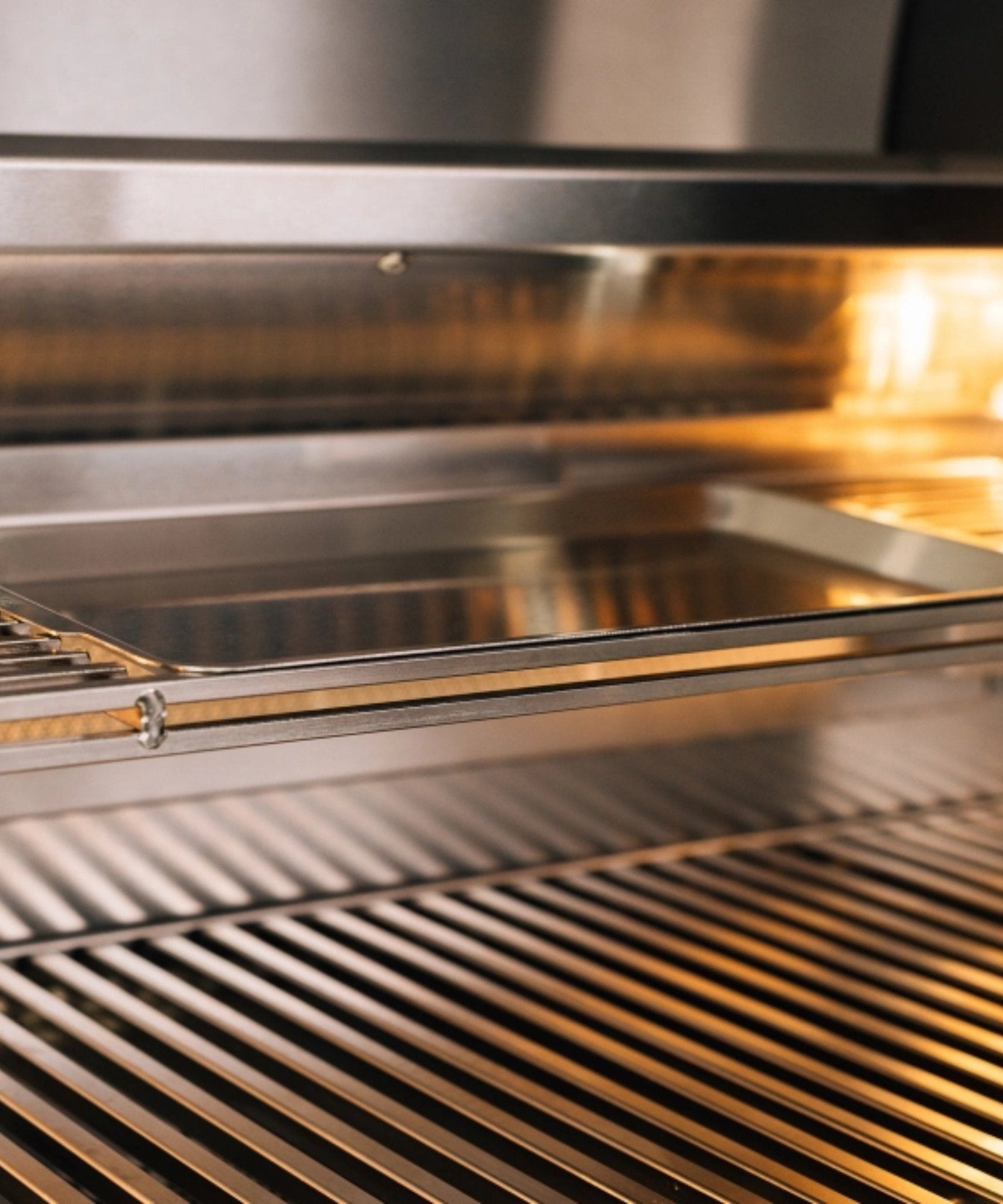 TrueFlame Luxury Built-In Gas Stainless Steel Grills [TF25/32/40] (SAK30587)