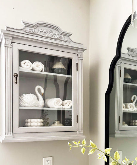 Barocke Eleganz Wandschrank mit Magnettür